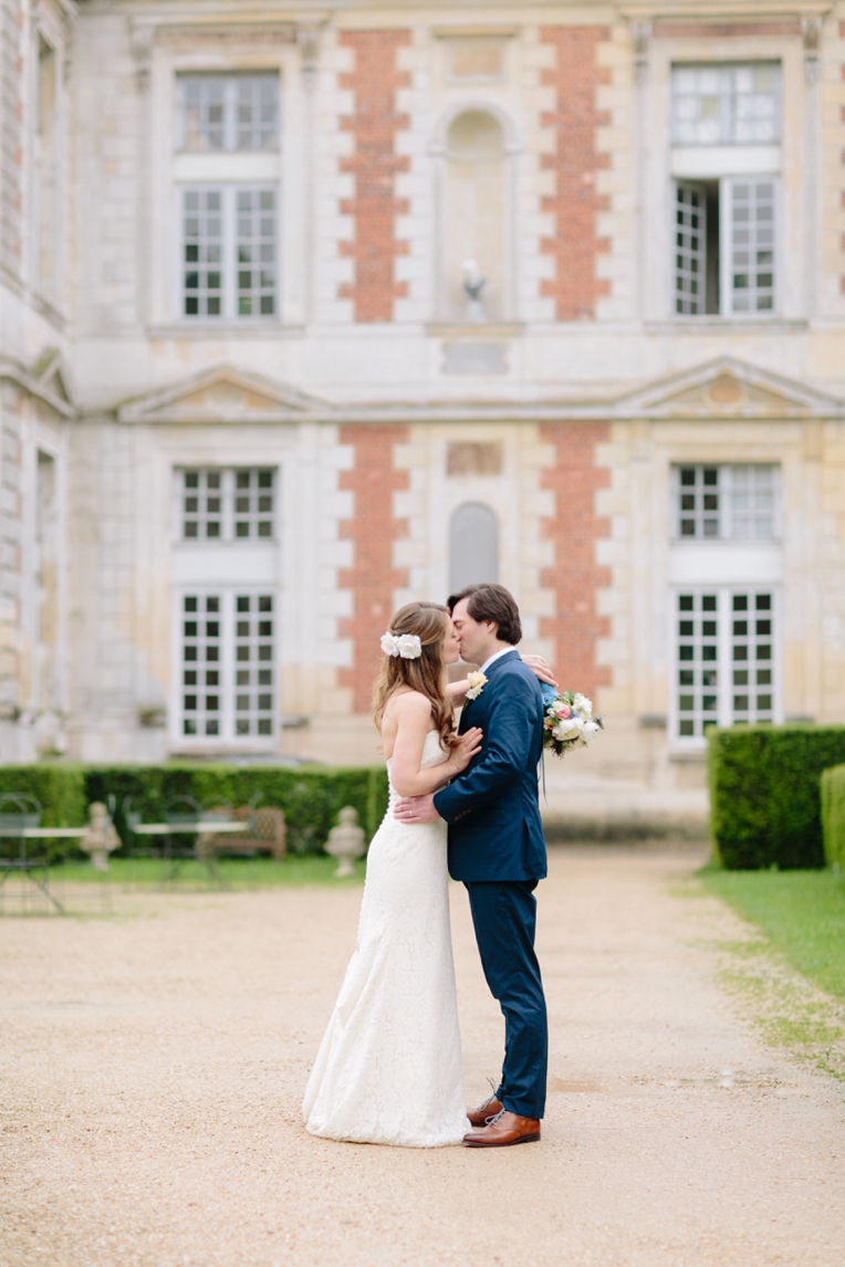 Summer Wedding: Chateau de Vallery | French Grey Photography