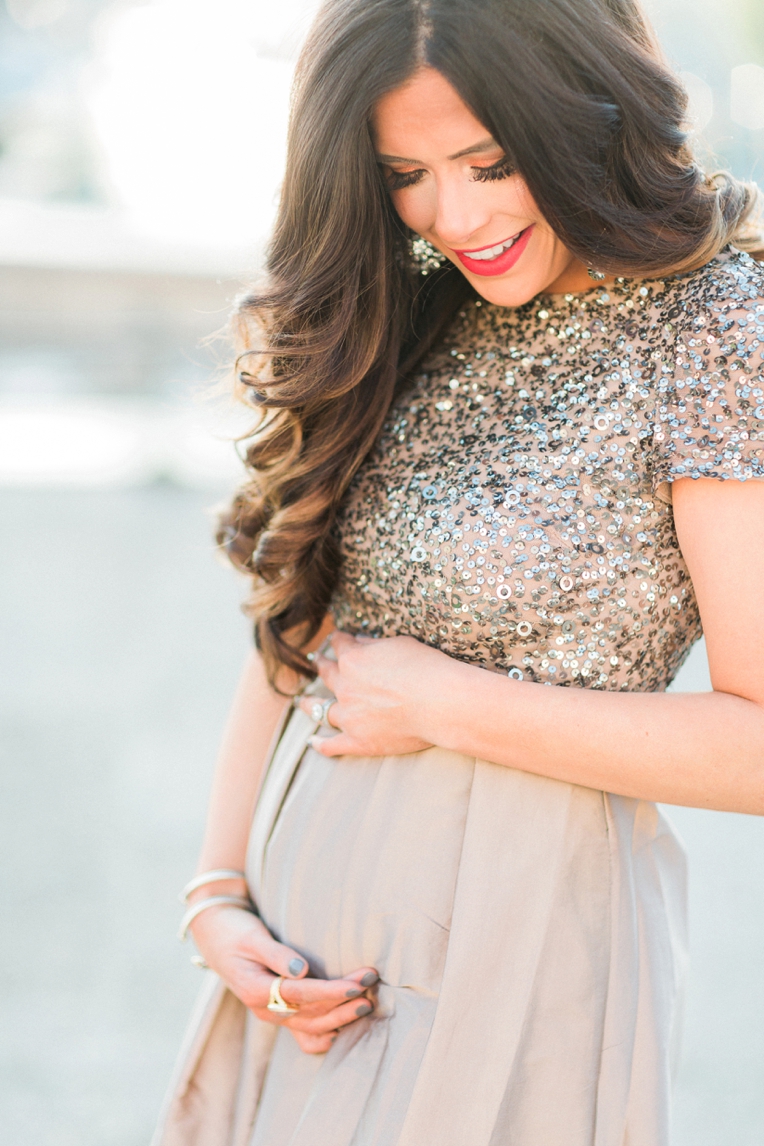 A stunning Maternity Journey: Capturing Love in Montreal's Old Port