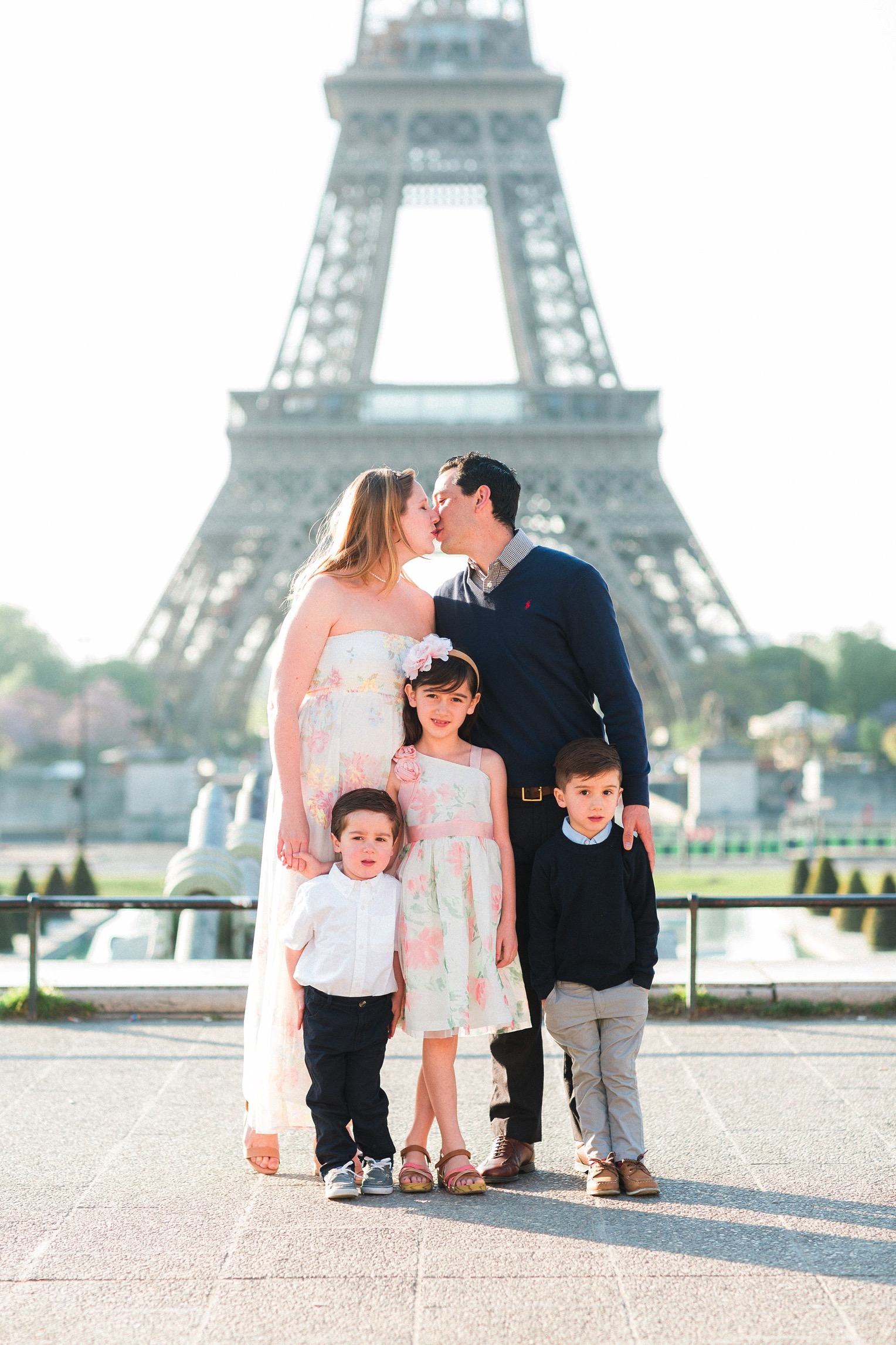 Family time photography shoot in Paris!