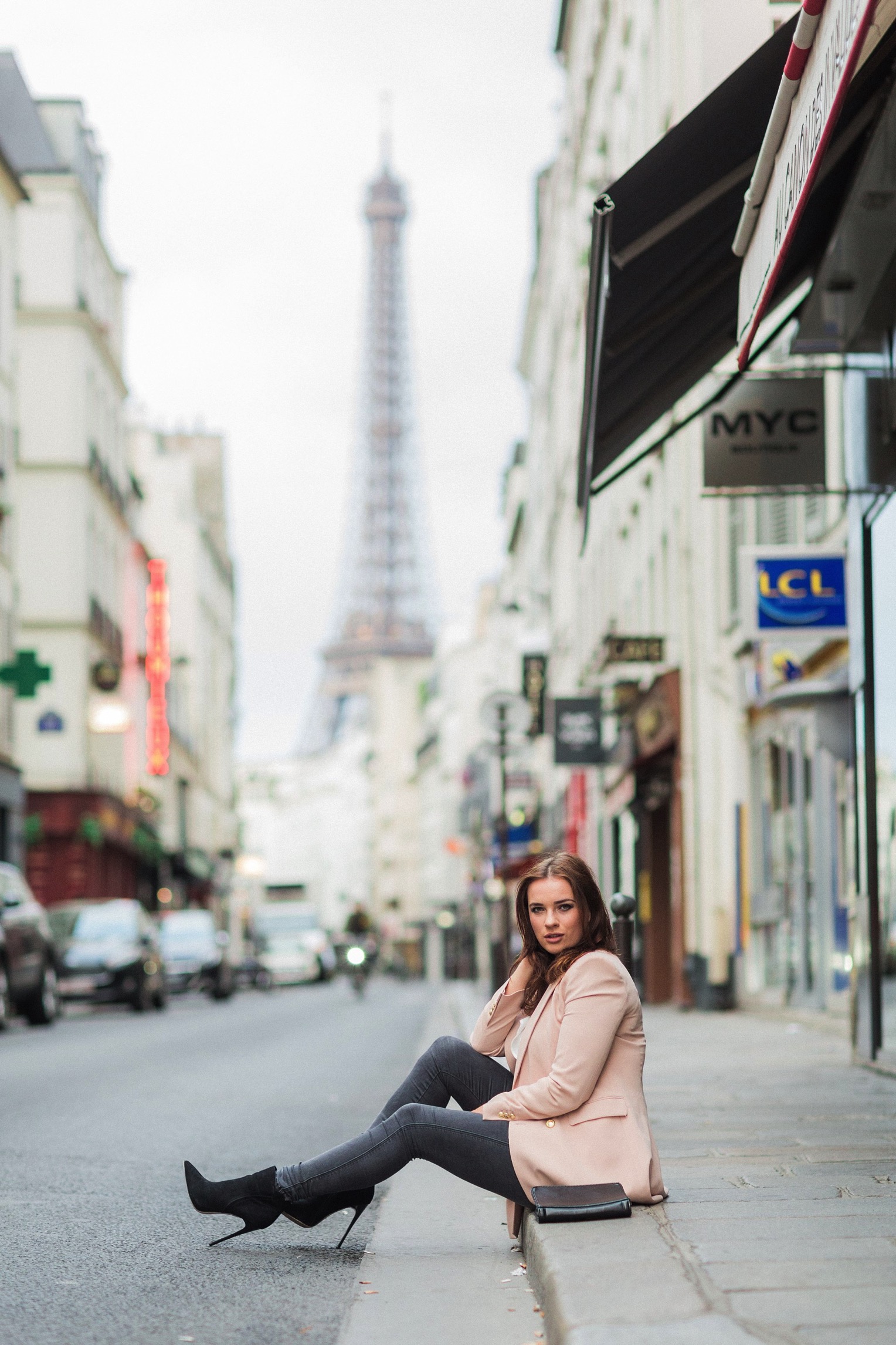 A German girl in Paris! | French Grey Photography