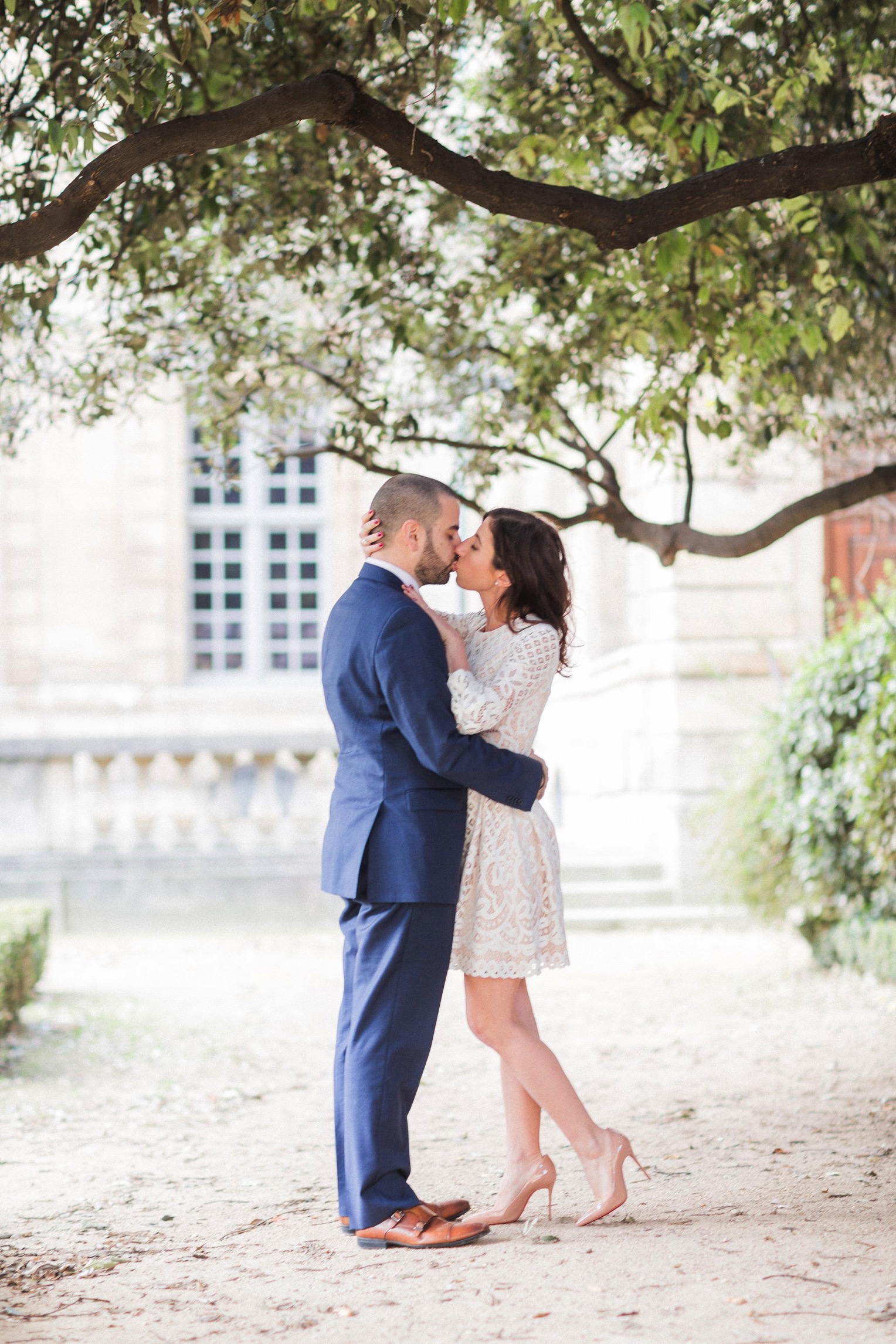 A Greek engagement session in Paris! | French Grey Photography